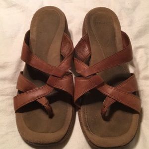 Merrell tan leather sandals